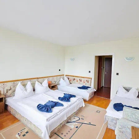 Ξενοδοχείο Retro Lido - *