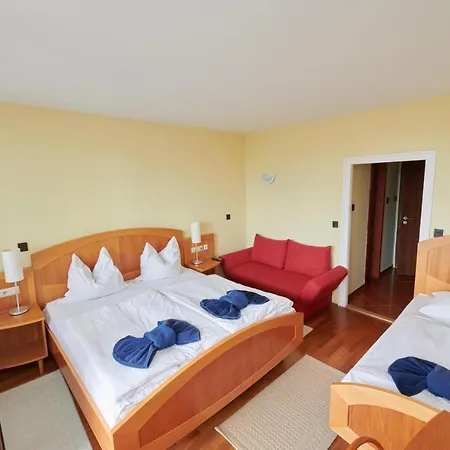 Retro Lido - Ξενοδοχείο Vonyarcvashegy