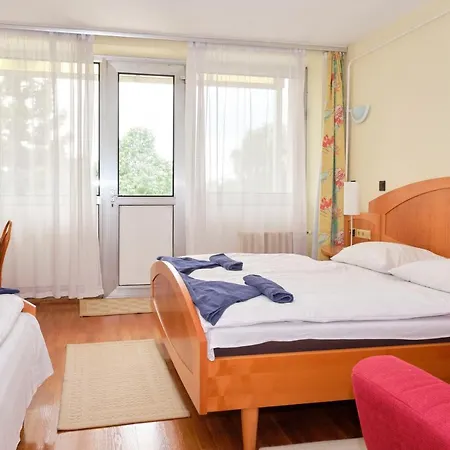 Retro Lido - Ξενοδοχείο Vonyarcvashegy