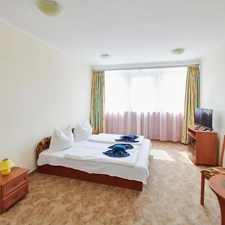 Hotel Retro Lido - Vonyarcvashegy