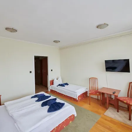 Hotel Retro Lido - Vonyarcvashegy