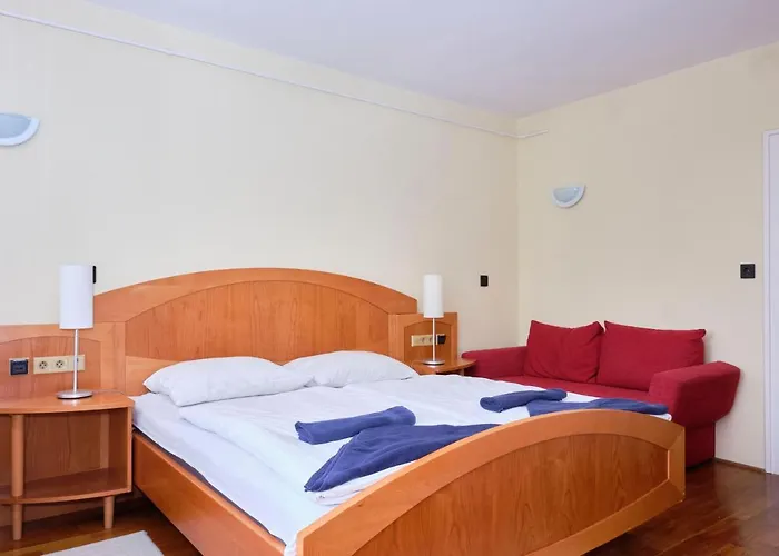 Retro Lido - פוניארצוושהג'